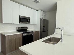 2526 Pierce Street 4, Hollywood FL 33020