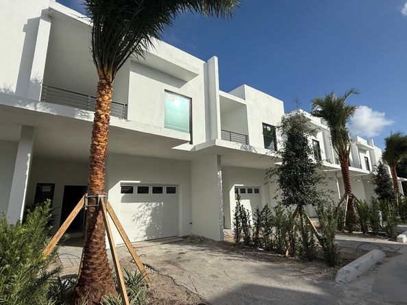 2526 Pierce Street 4, Hollywood FL 33020
