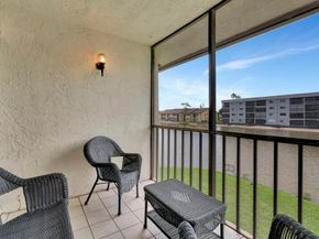 7618 Tahiti Lane 201, Lake Worth FL 33467