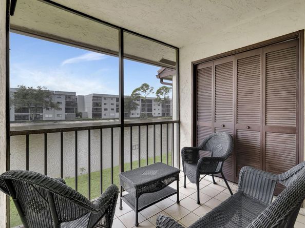 7618 Tahiti Lane 201, Lake Worth FL 33467
