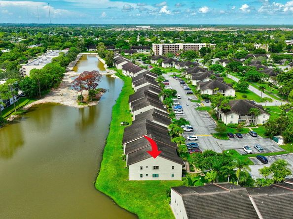 7618 Tahiti Lane 201, Lake Worth FL 33467