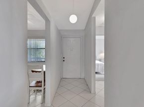 7618 Tahiti Lane 201, Lake Worth FL 33467