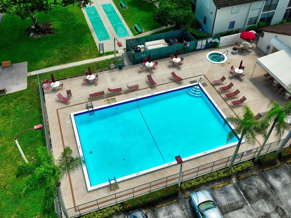 7618 Tahiti Lane 201, Lake Worth FL 33467