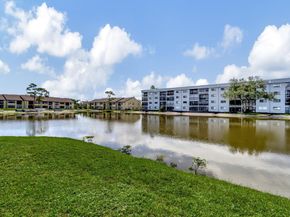 7618 Tahiti Lane 201, Lake Worth FL 33467