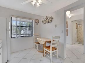 7618 Tahiti Lane 201, Lake Worth FL 33467