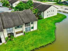 7618 Tahiti Lane 201, Lake Worth FL 33467