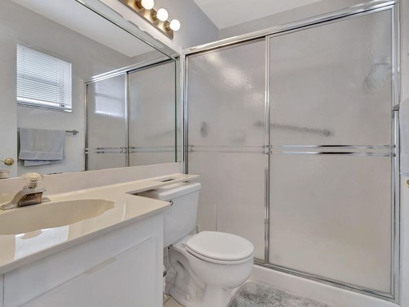 7618 Tahiti Lane 201, Lake Worth FL 33467