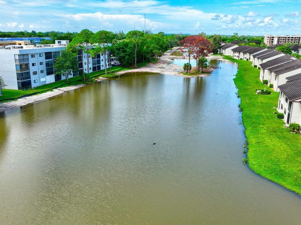 7618 Tahiti Lane 201, Lake Worth FL 33467