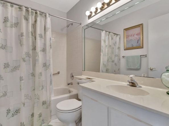 7618 Tahiti Lane 201, Lake Worth FL 33467