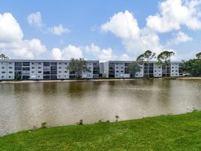 7618 Tahiti Lane 201, Lake Worth FL 33467