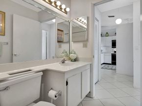 7618 Tahiti Lane 201, Lake Worth FL 33467