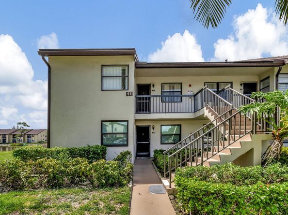 7618 Tahiti Lane 201, Lake Worth FL 33467