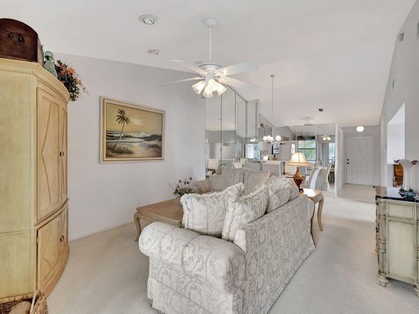 7618 Tahiti Lane 201, Lake Worth FL 33467