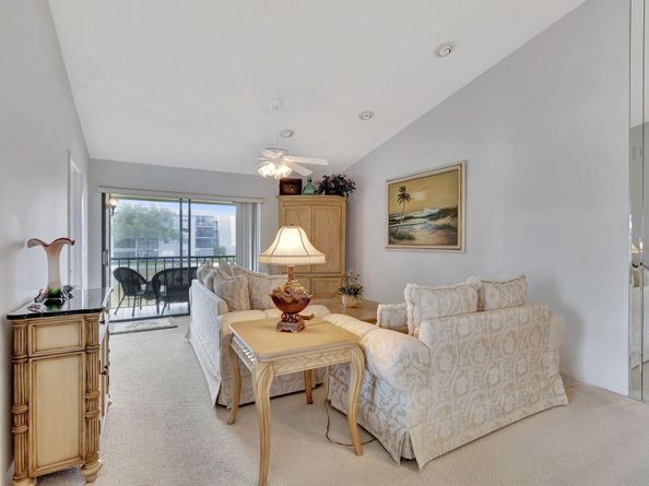 7618 Tahiti Lane 201, Lake Worth FL 33467