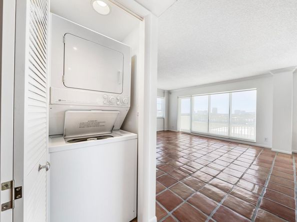 340 Sunset Dr 911, Fort Lauderdale FL 33301