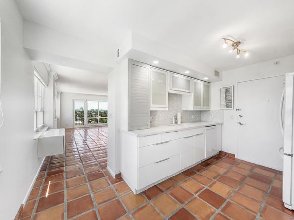 340 Sunset Dr 911, Fort Lauderdale FL 33301