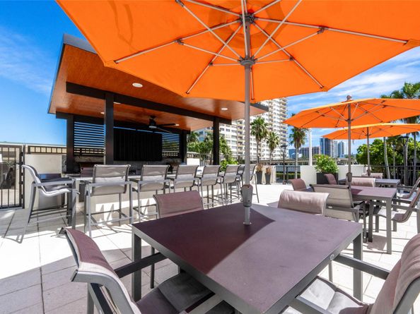 340 Sunset Dr 911, Fort Lauderdale FL 33301
