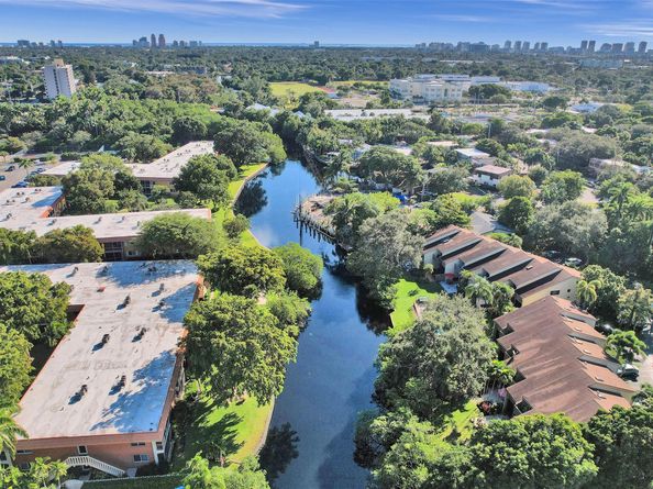 97 NE 17 Ct 97, Fort Lauderdale FL 33305