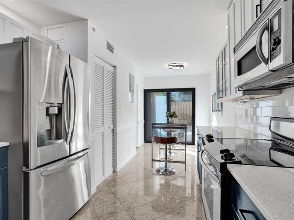 97 NE 17 Ct 97, Fort Lauderdale FL 33305