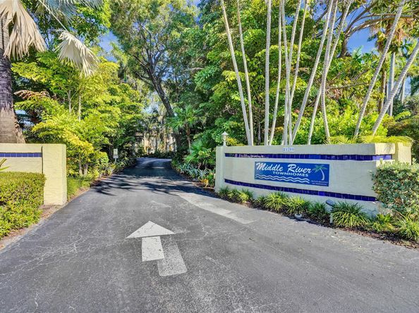 97 NE 17 Ct 97, Fort Lauderdale FL 33305