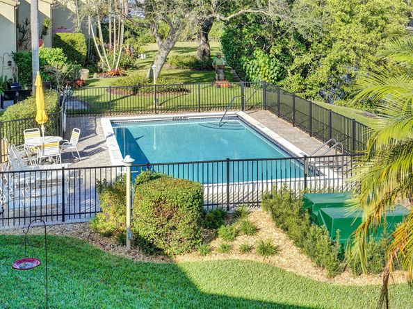 97 NE 17 Ct 97, Fort Lauderdale FL 33305