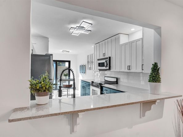 97 NE 17 Ct 97, Fort Lauderdale FL 33305