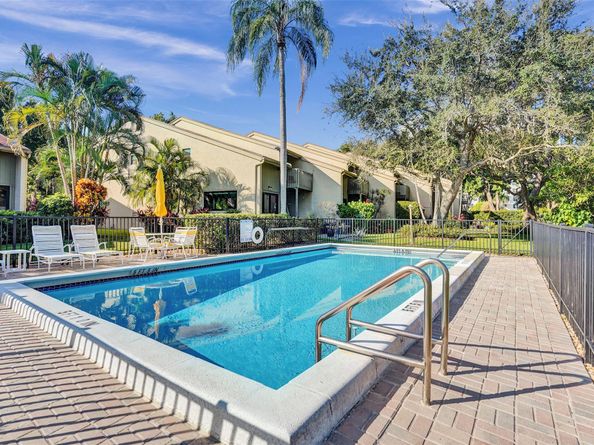 97 NE 17 Ct 97, Fort Lauderdale FL 33305