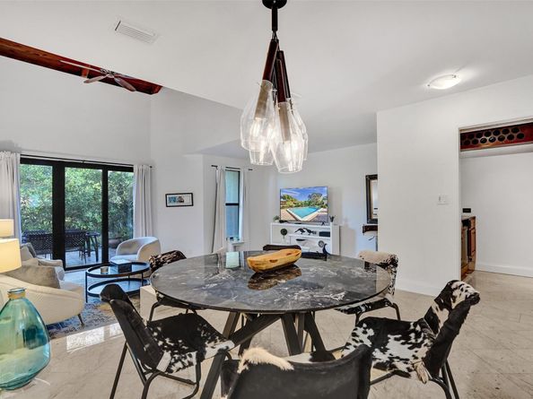 97 NE 17 Ct 97, Fort Lauderdale FL 33305