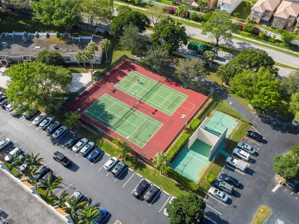 3930 Inverrary Blvd 702, Lauderhill FL 33319