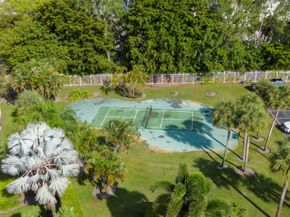 3930 Inverrary Blvd 702, Lauderhill FL 33319