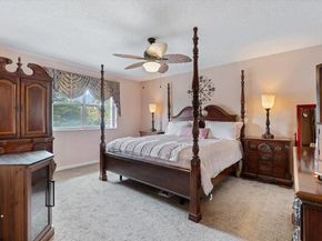 961 SW 98th Ave, Pembroke Pines FL 33025