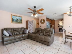 961 SW 98th Ave, Pembroke Pines FL 33025