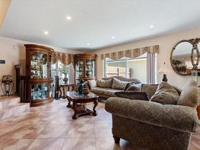 961 SW 98th Ave, Pembroke Pines FL 33025