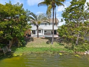 961 SW 98th Ave, Pembroke Pines FL 33025