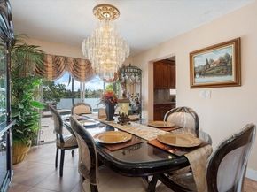 961 SW 98th Ave, Pembroke Pines FL 33025