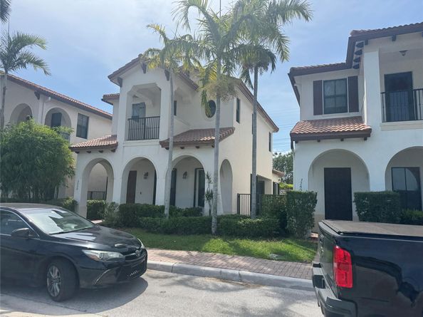 3730 NW 84th Way, Pembroke Pines FL 33024