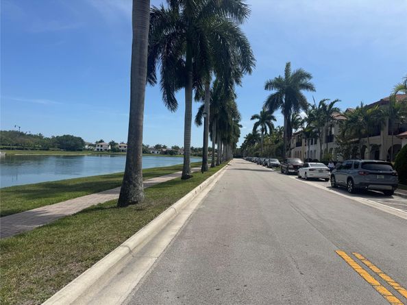 3730 NW 84th Way, Pembroke Pines FL 33024