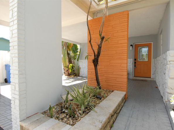 21 NE 57th Ct, Fort Lauderdale FL 33334