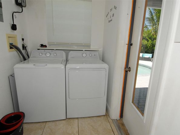 21 NE 57th Ct, Fort Lauderdale FL 33334