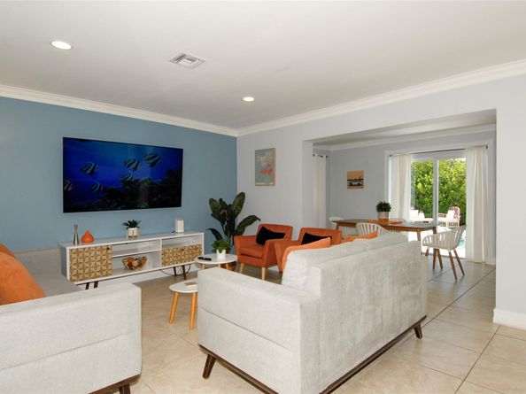 21 NE 57th Ct, Fort Lauderdale FL 33334