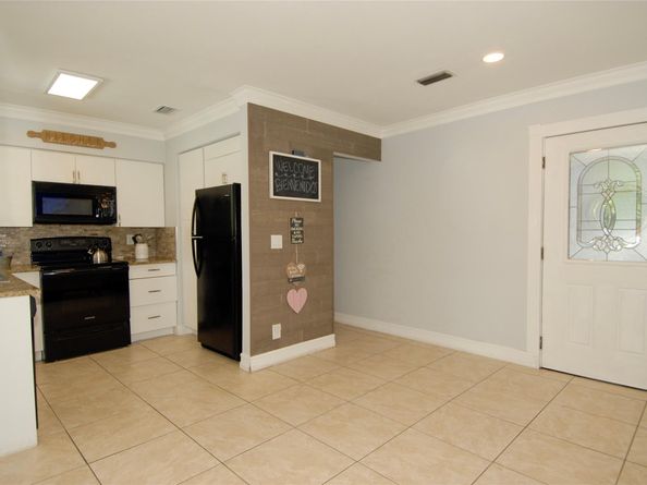 21 NE 57th Ct, Fort Lauderdale FL 33334