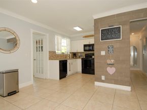 21 NE 57th Ct, Fort Lauderdale FL 33334
