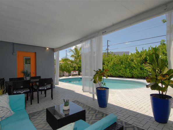 21 NE 57th Ct, Fort Lauderdale FL 33334
