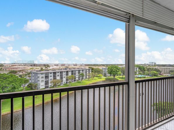 2215 Cypress Island Dr 802, Pompano Beach FL 33069