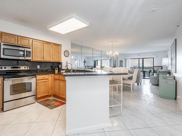 2215 Cypress Island Dr 802, Pompano Beach FL 33069
