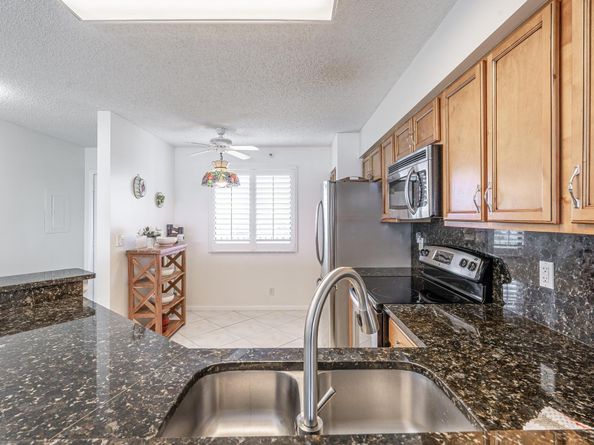 2215 Cypress Island Dr 802, Pompano Beach FL 33069