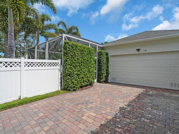 119 Bellefontaine Lane, Jupiter FL 33458