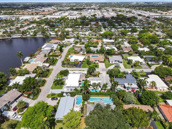 4311 NE 16th Avenue, Oakland Park FL 33334