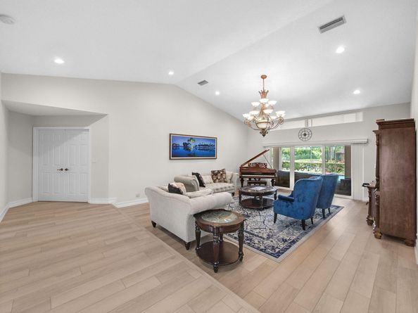 8659 Thousand Pines Circle, West Palm Beach FL 33411