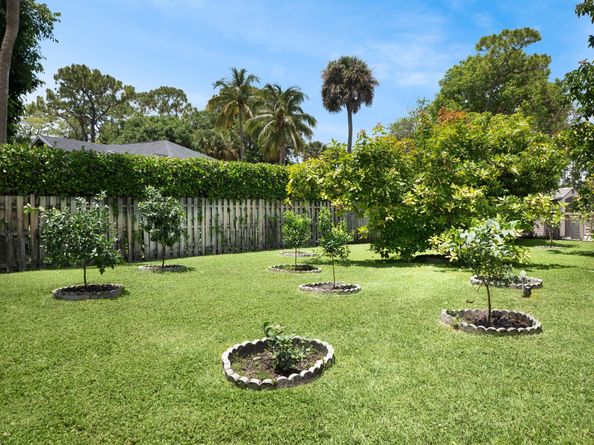 8659 Thousand Pines Circle, West Palm Beach FL 33411